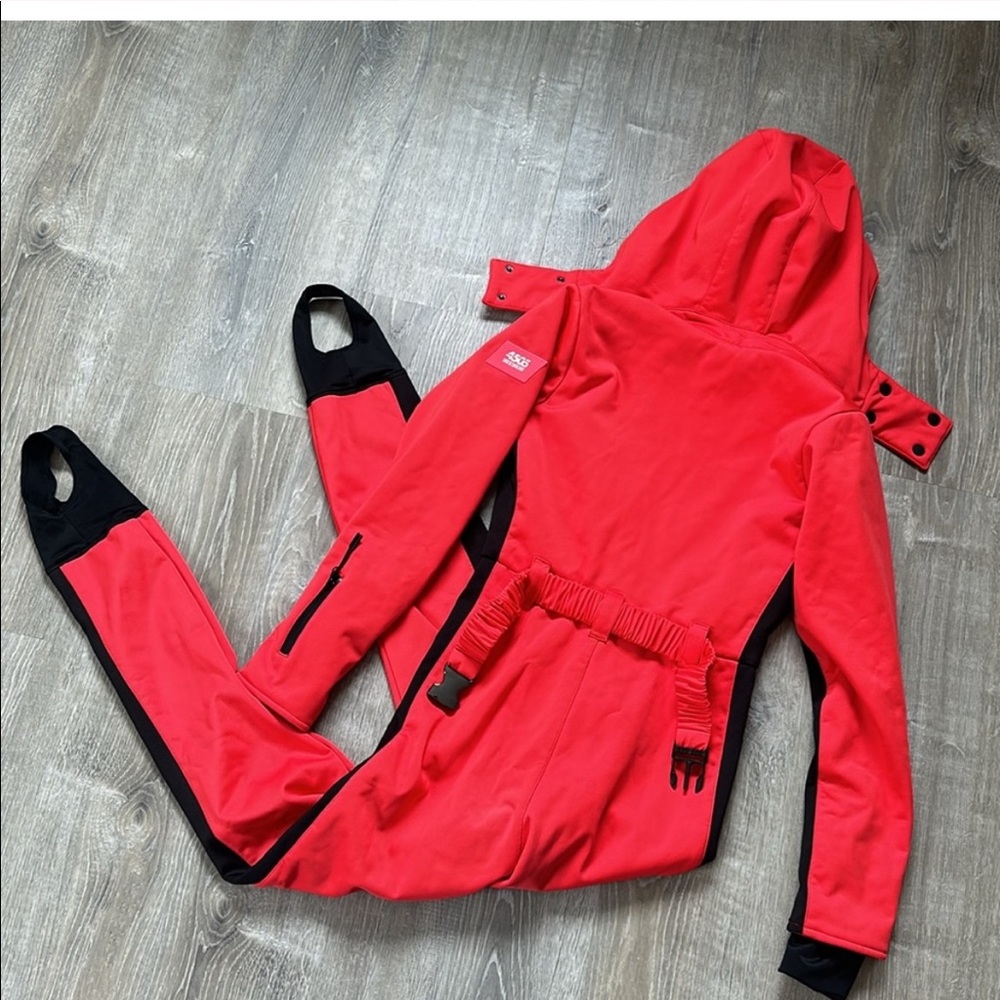 ASOS 4505 Ski & Snow Red Jump Suit With Removable Hood Size 4